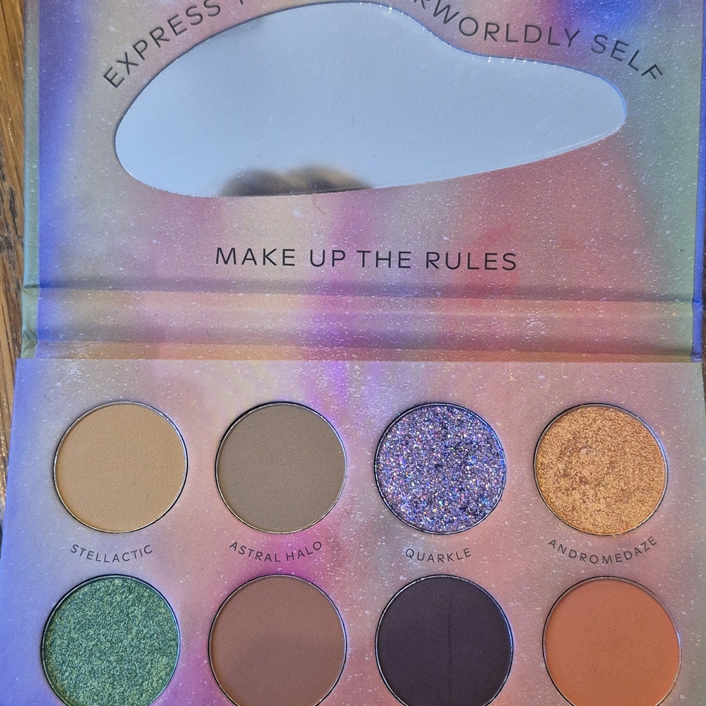 Fluide Express Your Otherworldly Self Eyeshadow Palette